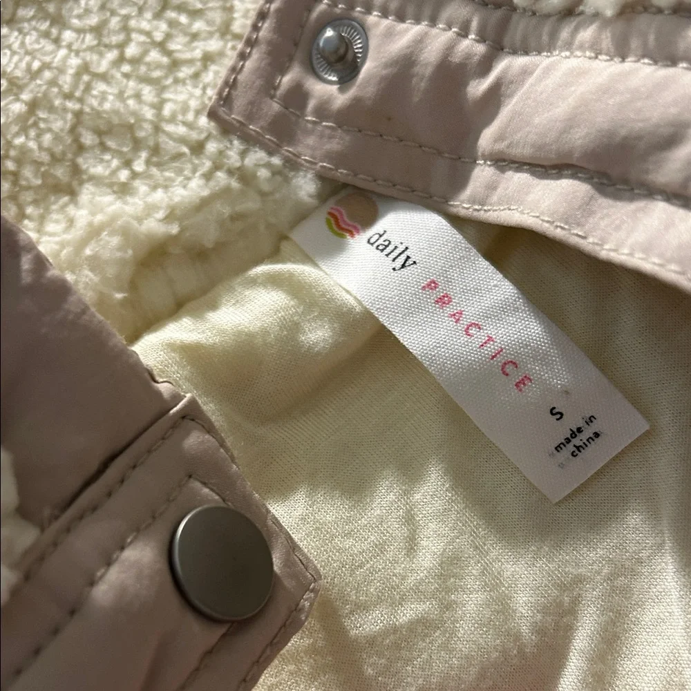 Beige Sherpa Jacket by Anthropologie, size Small daily practice - Picture 7 of 10